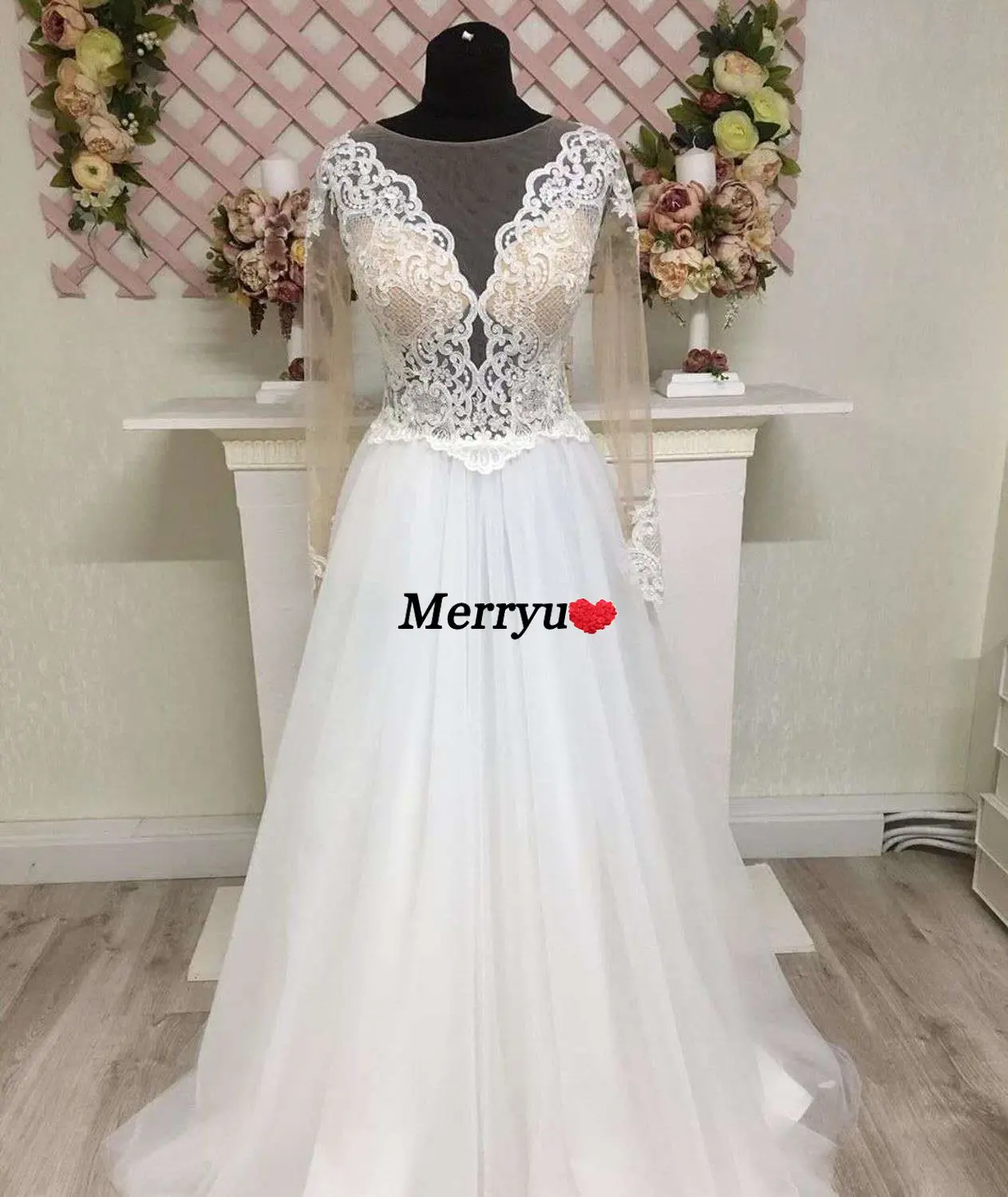 Lace Applique Wedding Dresses V Neck with Long Sleeve Plus Size Wedding Dress Robe De Mariee Backless Long Tulle Bridal Gown
Lace Applique Wedding Dresses V Neck with Long Sleeve Plus Size Wedding Dress Robe De Mariee Backless Long Tulle Bridal Gown