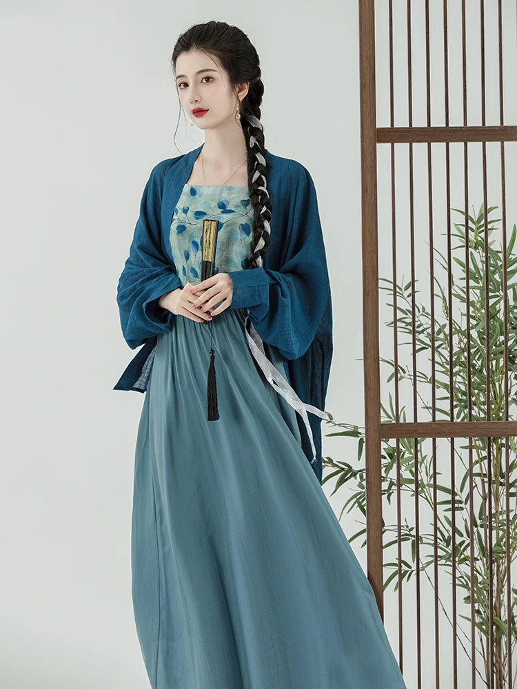 Женский костюм в китайском стиле Hanfu из 2 предметов, весна 2023, пальто с длинным рукавом и платье-комбинация, женский костюм
Женский костюм в китайском стиле Hanfu из 2 предметов, весна 2023, пальто с длинным рукавом и платье-комбинация, женский костюм
