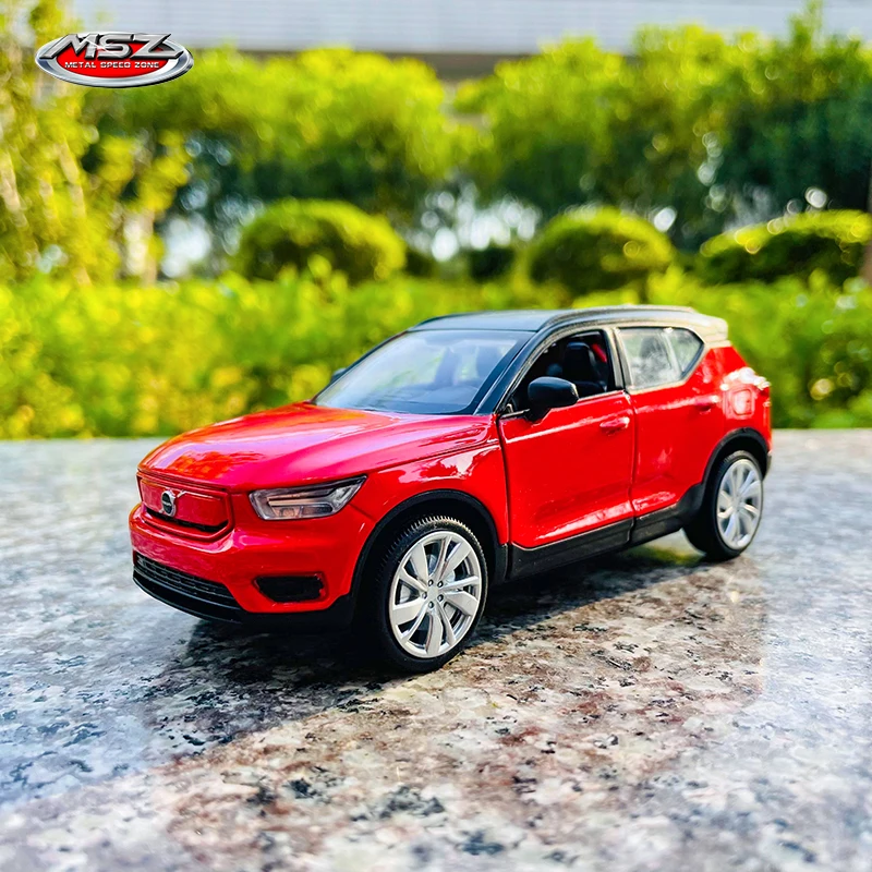 MSZ 1:32 Volvo XC40 Recharge red alloy car model children's toy car die-casting boy collection gift pull back function
MSZ 1:32 Volvo XC40 Recharge red alloy car model children's toy car die-casting boy collection gift pull back function