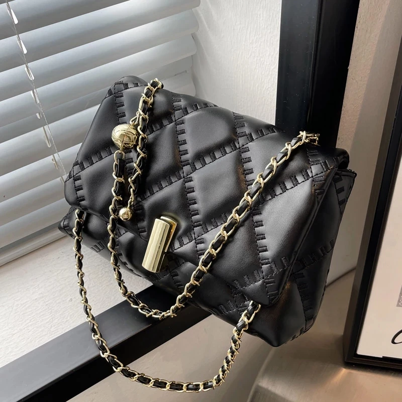 Vintage Large Women Shoulder Messenger Bags Soft Leather Casual Shopper Bag Black Female Good Quality Pu Big Flap Messenger Bag
Vintage Large Women Shoulder Messenger Bags Soft Leather Casual Shopper Bag Black Female Good Quality Pu Big Flap Messenger Bag