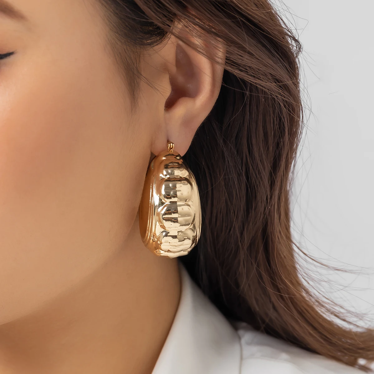 Lacteo Trendy Chunky CCB Geometric Wheel Shape Hoop Earrings Gold Color Ear Rings for Women Jewelry Wedding Party Kpop Gifts
Lacteo Trendy Chunky CCB Geometric Wheel Shape Hoop Earrings Gold Color Ear Rings for Women Jewelry Wedding Party Kpop Gifts