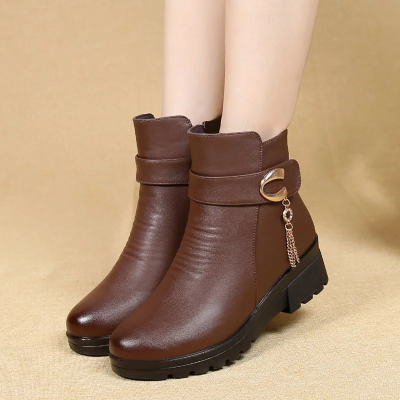 Winter Shoes New Women Boots Genuine Leather Wedge Heels Non-slip Women's Boots Large Size Mother Warm Boots Famale Snow Boots
Winter Shoes New Women Boots Genuine Leather Wedge Heels Non-slip Women's Boots Large Size Mother Warm Boots Famale Snow Boots