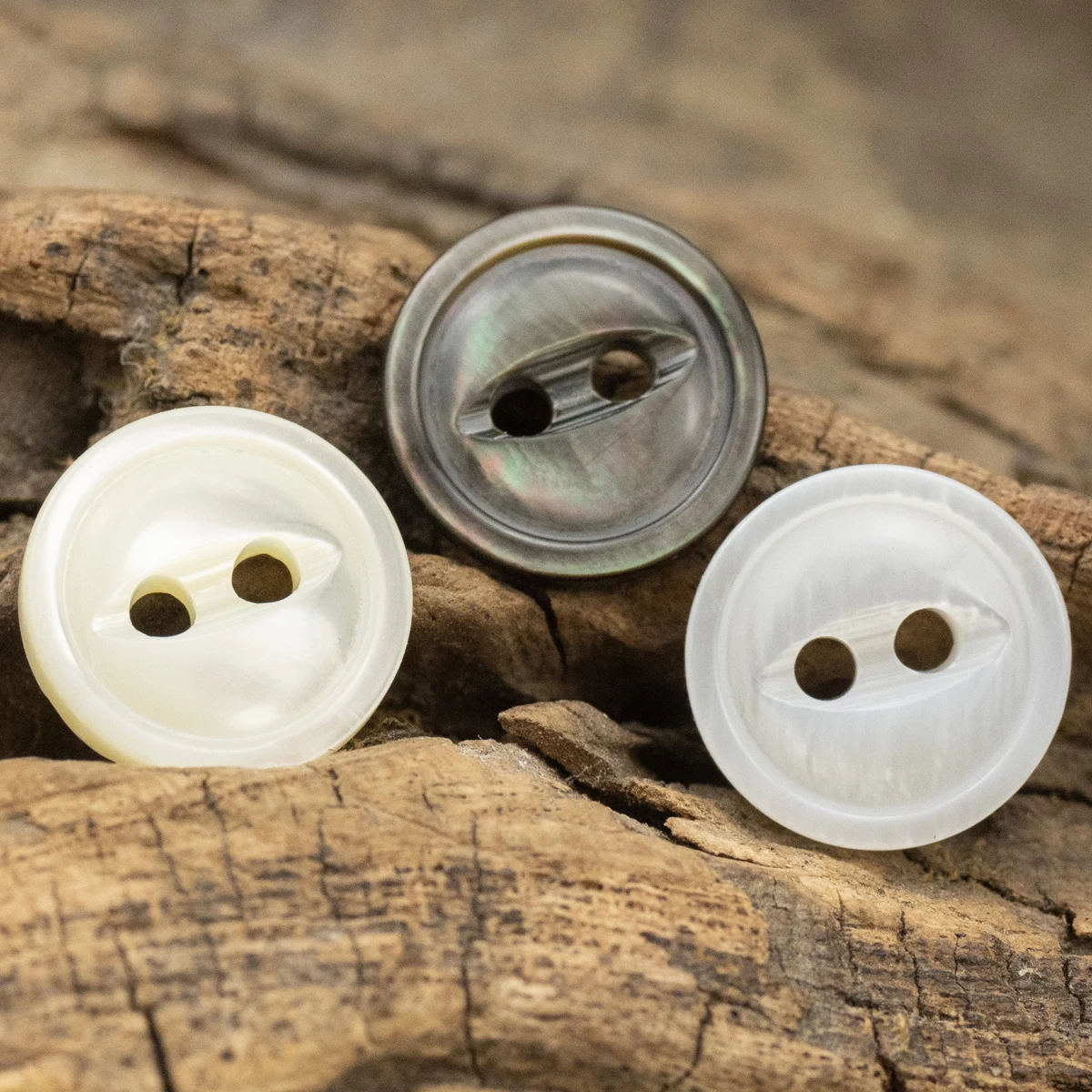 10pcs Fish Eye Style Trocas shell Mother of Peal Buttons 11.5mm 12.5mm soft white smoke grey dairy white Sewing Accessories
10pcs Fish Eye Style Trocas shell Mother of Peal Buttons 11.5mm 12.5mm soft white smoke grey dairy white Sewing Accessories