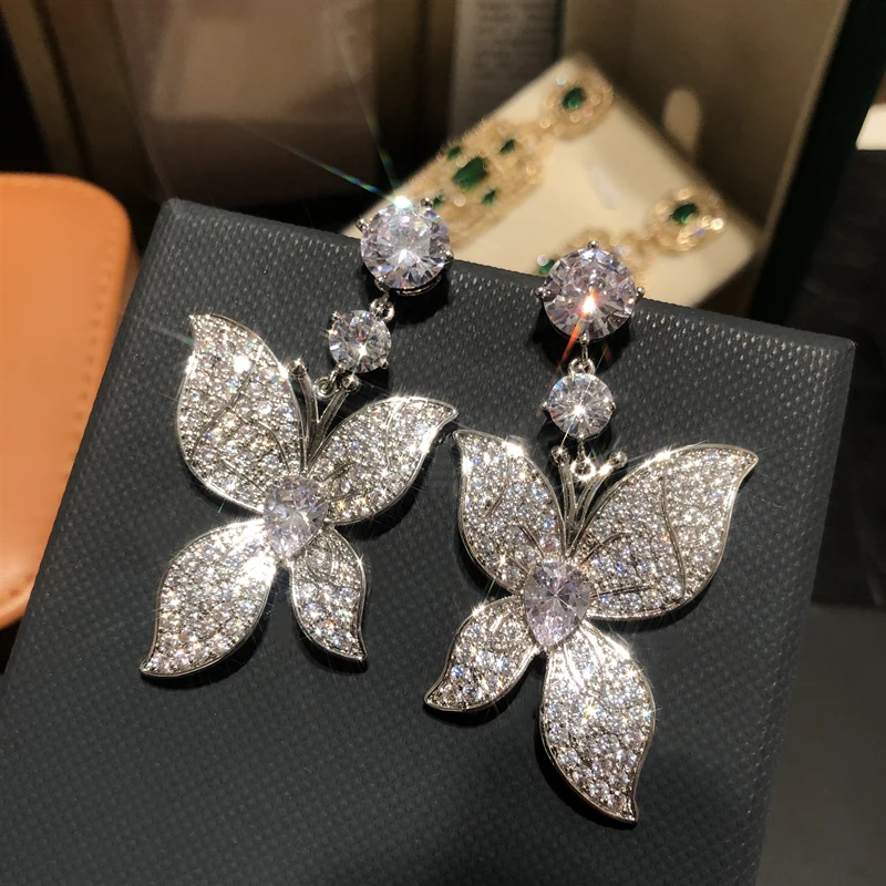 shiny zircon vintage super flash big butterfly earrings designer Sweet insect exaggeration banquet dress jewelry
shiny zircon vintage super flash big butterfly earrings designer Sweet insect exaggeration banquet dress jewelry