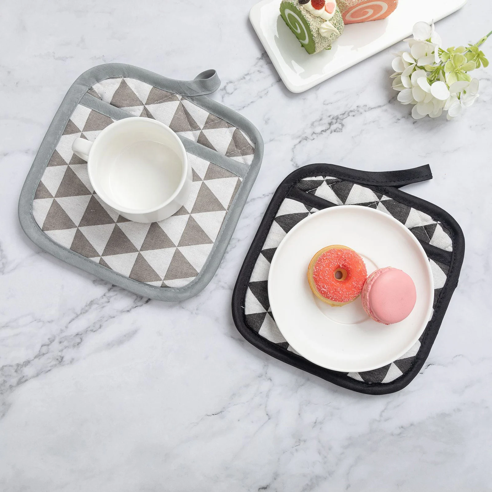 Теплоизоляционные духовые перчатки, мягкие гибкие перчатки с удобным дизайном для плиты, приготовления макаронных изделий
Теплоизоляционные духовые перчатки, мягкие гибкие перчатки с удобным дизайном для плиты, приготовления макаронных изделий