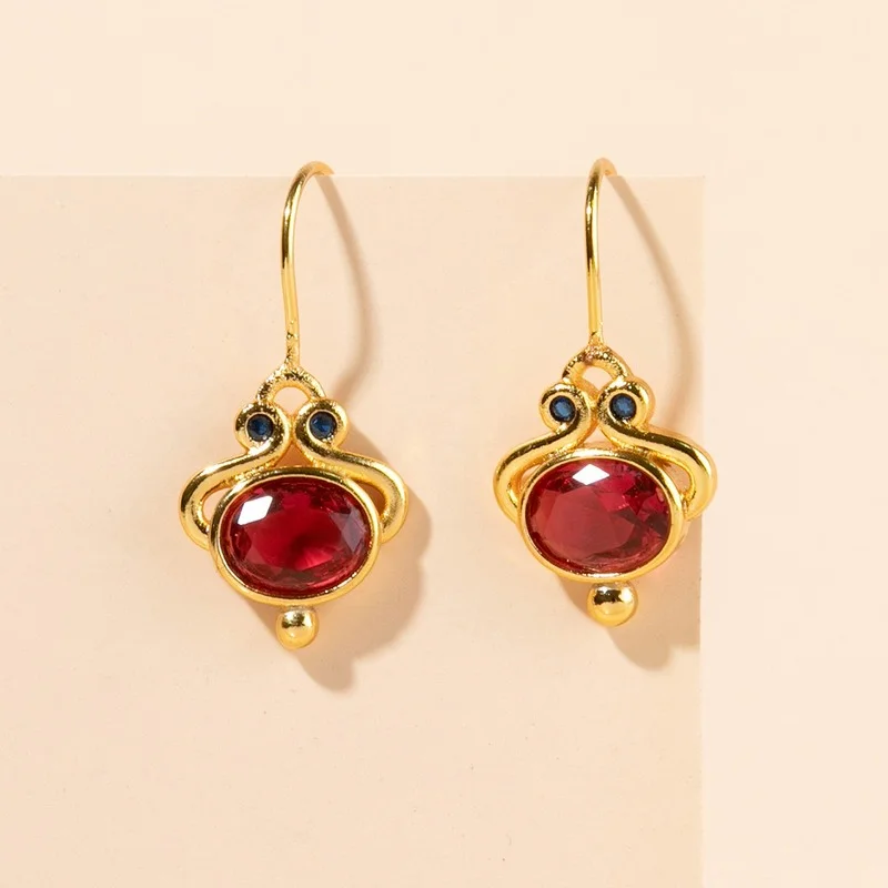 European and American Small Earrings Female Personality Retro Creative Temperament Artificial Ruby Earrings Earrings Jewelry
European and American Small Earrings Female Personality Retro Creative Temperament Artificial Ruby Earrings Earrings Jewelry