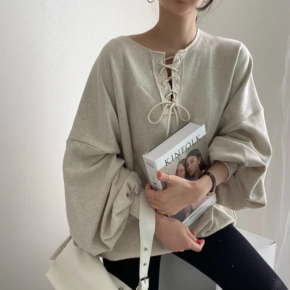 Women's Hoodie New 2022 Japan Korean Casual Round Neck Cross Tie Pullover Loose Lantern Sleeve Sweater Retro Western Style Top
Women's Hoodie New 2022 Japan Korean Casual Round Neck Cross Tie Pullover Loose Lantern Sleeve Sweater Retro Western Style Top