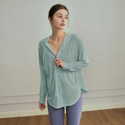 A Sports jacket women's top is thin and quick-drying running yoga loose zipper long-sleeved fitness clothes
A Sports jacket women's top is thin and quick-drying running yoga loose zipper long-sleeved fitness clothes