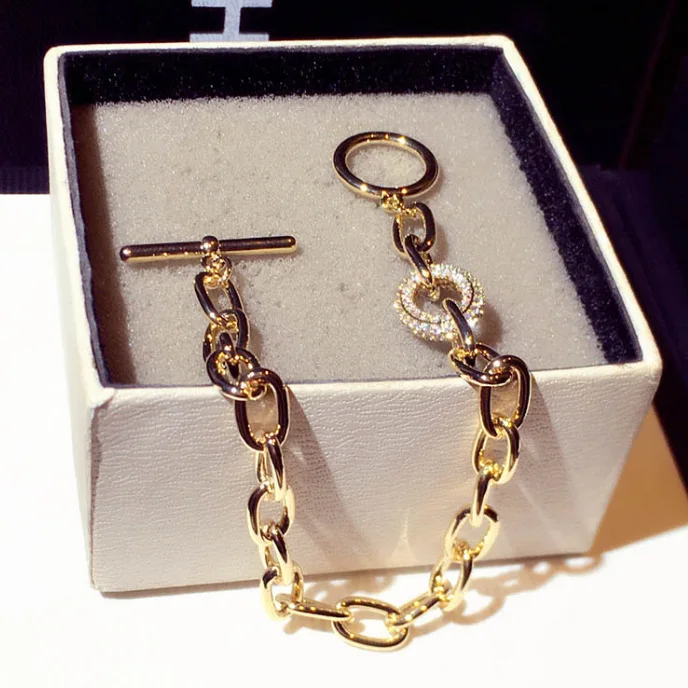 New Fashion Japanese and Korean Gold Chain Super Flash Inlaid AAA Zirconia Bracelets for Women Gold Plated Jewelry Sister Gift
New Fashion Japanese and Korean Gold Chain Super Flash Inlaid AAA Zirconia Bracelets for Women Gold Plated Jewelry Sister Gift