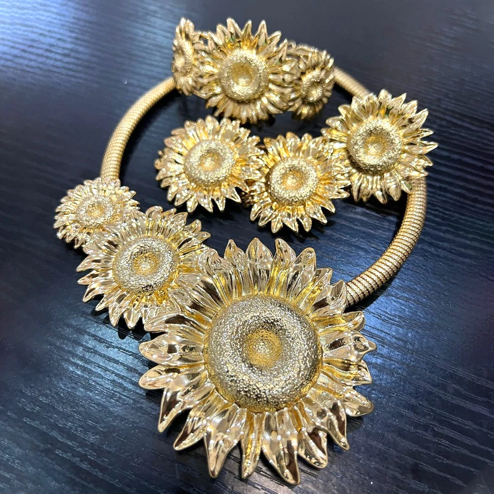 Jewelry African Wedding Necklace Earrings Bracelet Fashion Sets Gold Plated Italian Rings Women Pendant Dubai Pendant Party Gift
Jewelry African Wedding Necklace Earrings Bracelet Fashion Sets Gold Plated Italian Rings Women Pendant Dubai Pendant Party Gift