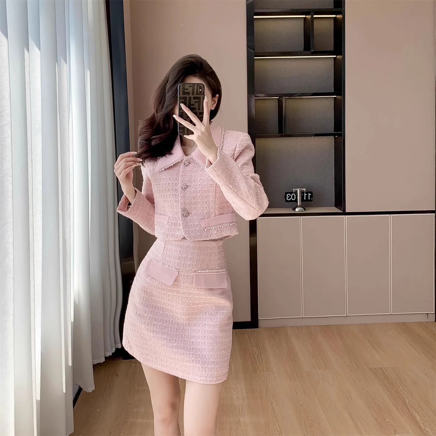 Autumn Winter New Vintage Tweed Two Piece Sets Women Korean Fashion Pink Beading Short Jacket Blazer Coat Mini Skirt 2 Piece Set
Autumn Winter New Vintage Tweed Two Piece Sets Women Korean Fashion Pink Beading Short Jacket Blazer Coat Mini Skirt 2 Piece Set