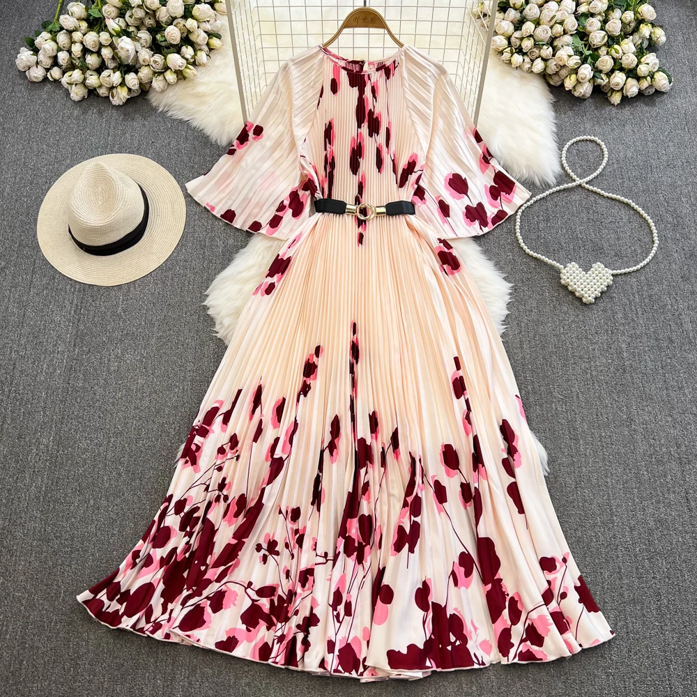 Платье-трапеция с круглым вырезом, рукавами и принтом
Платье-трапеция с круглым вырезом, рукавами и принтом