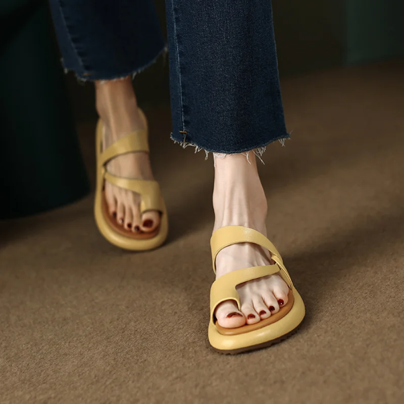 Women Leather Sandals Round Toe Platform Flat Slides Thong Concise Slippers Summer Ladies Shoes Mircrofiber Quality Woman Shoes
Women Leather Sandals Round Toe Platform Flat Slides Thong Concise Slippers Summer Ladies Shoes Mircrofiber Quality Woman Shoes