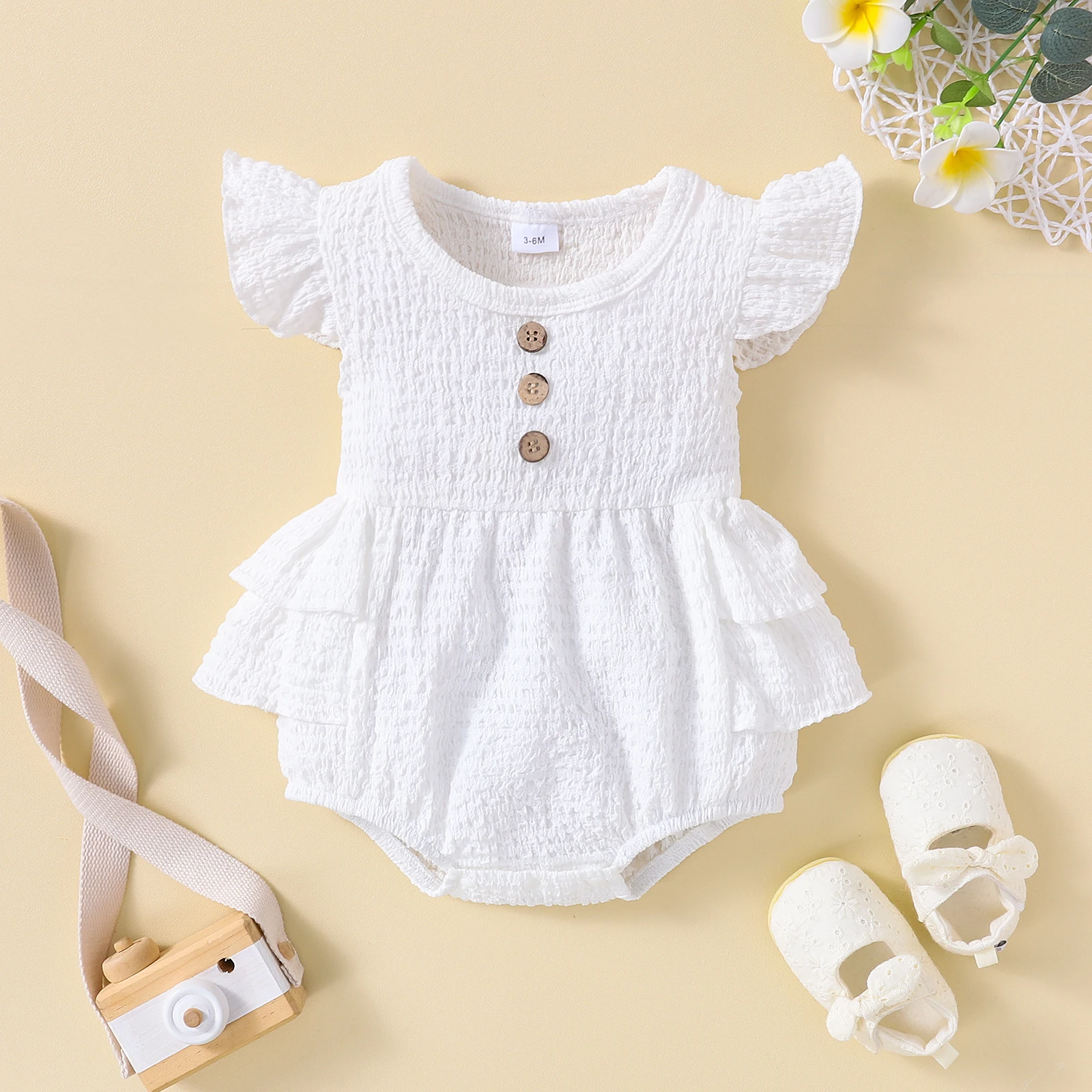 Summer Baby Girl Fly Sleeve Romper Fashion Solid Color Button Round Neck Ruffle Triangle Jumpsuits
Summer Baby Girl Fly Sleeve Romper Fashion Solid Color Button Round Neck Ruffle Triangle Jumpsuits