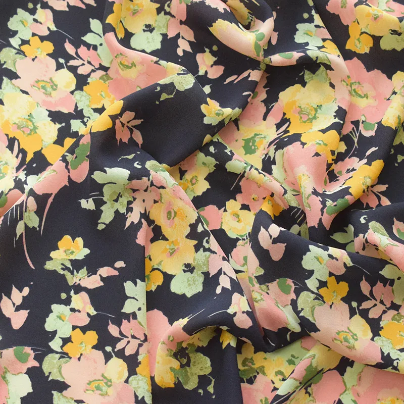 Fashion Fabric Thickened Jute Chiffon Fabric Printed Fabric In Spring And Summer With Navy Blue Background
Fashion Fabric Thickened Jute Chiffon Fabric Printed Fabric In Spring And Summer With Navy Blue Background