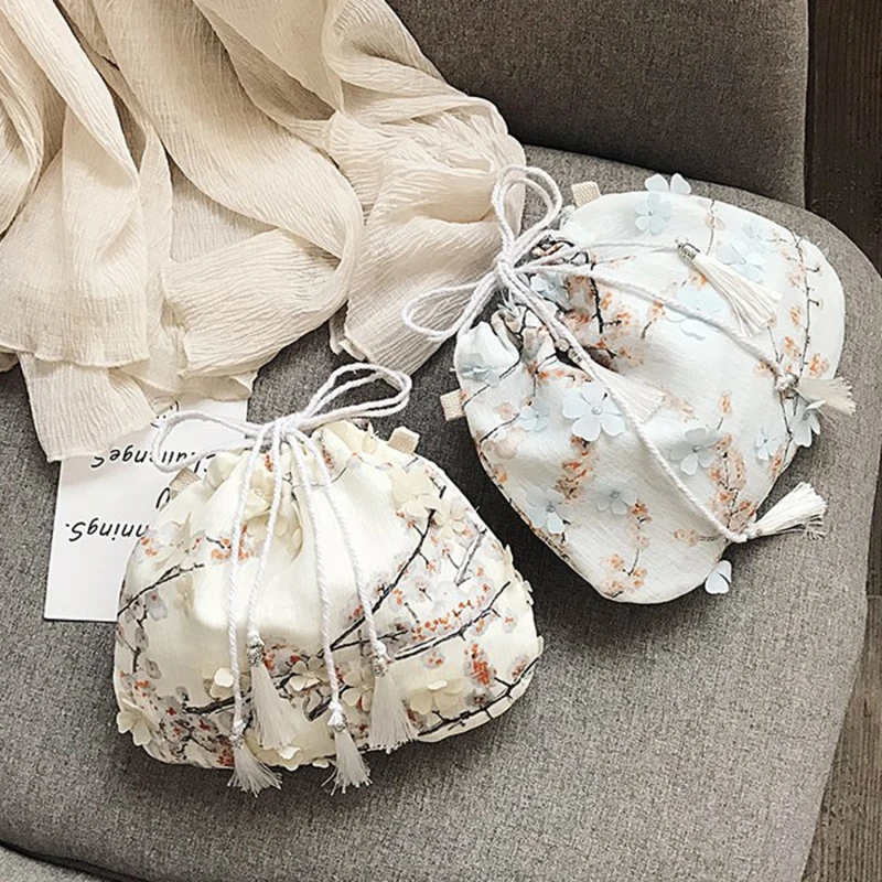 Women's Messenger Bag Canvas Plum Drawstring Tassel Messenger Bag Chinese Style Fairy Pouch Hanfu Bag
Women's Messenger Bag Canvas Plum Drawstring Tassel Messenger Bag Chinese Style Fairy Pouch Hanfu Bag