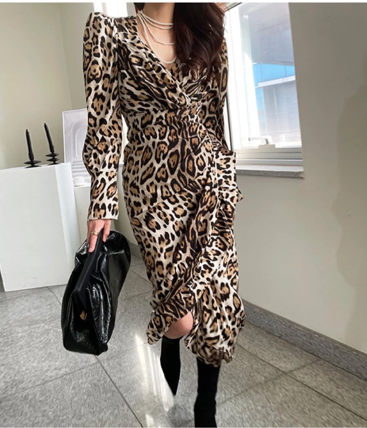 2022 Spring New V-neck Printed Leopard Print Fashion Light Mature Korean Design Leopard Print Irregular Hem Dress
2022 Spring New V-neck Printed Leopard Print Fashion Light Mature Korean Design Leopard Print Irregular Hem Dress