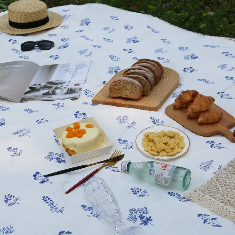 wink Outing picnic mat fresh pastoral embroidery flowers spring outing outdoor lawn camping moisture-proof portable mat
wink Outing picnic mat fresh pastoral embroidery flowers spring outing outdoor lawn camping moisture-proof portable mat