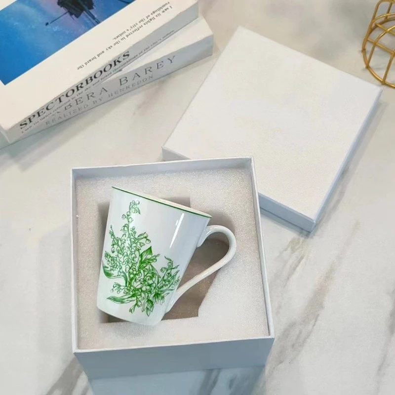 Advanced Linglan Series Bone China Mug Large-Capacity Water Cup Gift Box New Best Gift for Friends 
Advanced Linglan Series Bone China Mug Large-Capacity Water Cup Gift Box New Best Gift for Friends