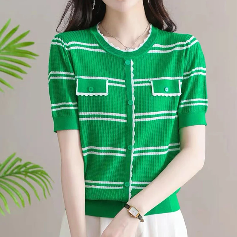 Knitted Tops 2023 Summer Short Sleeve Tshirts Elegant Striped T Shirt Women O Neck Button Loose Clothes Female Tee Shirt Femme
Knitted Tops 2023 Summer Short Sleeve Tshirts Elegant Striped T Shirt Women O Neck Button Loose Clothes Female Tee Shirt Femme