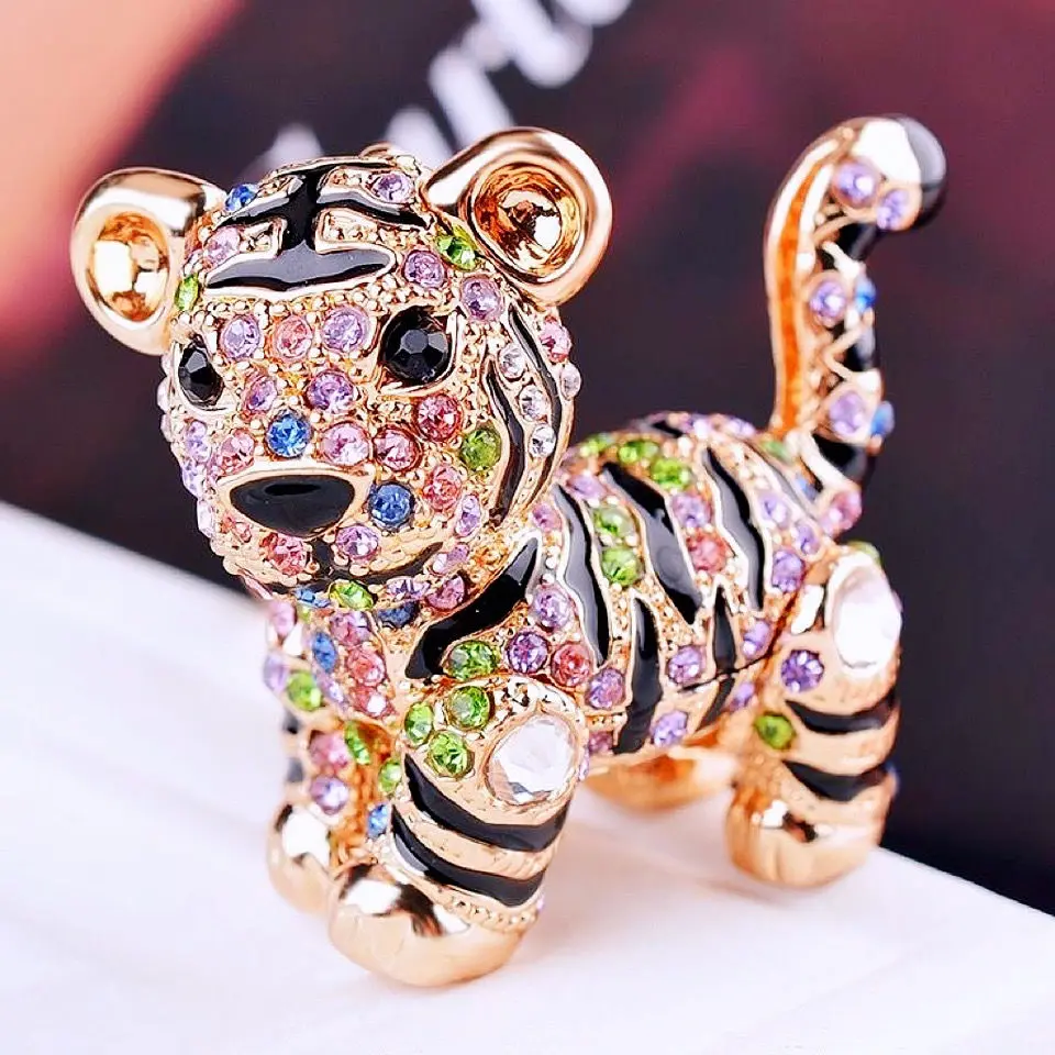 Diamond Tiger Car Keychain Female Cute High-grade Bag Pendant Keychain Ring Small Gift Bridesmaid Gift Wedding Favors regalos 
Diamond Tiger Car Keychain Female Cute High-grade Bag Pendant Keychain Ring Small Gift Bridesmaid Gift Wedding Favors regalos