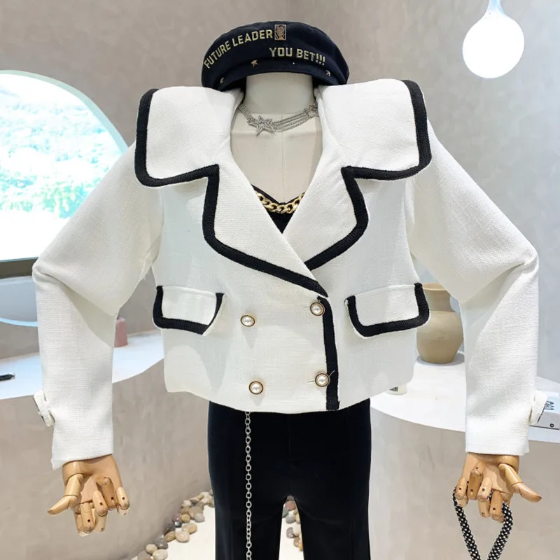 Niche Design New Women's Clothing 2022 Spring Doll Collar Tweed Long Sleeve Coat Vintage Design Top Coat Jacket
Niche Design New Women's Clothing 2022 Spring Doll Collar Tweed Long Sleeve Coat Vintage Design Top Coat Jacket