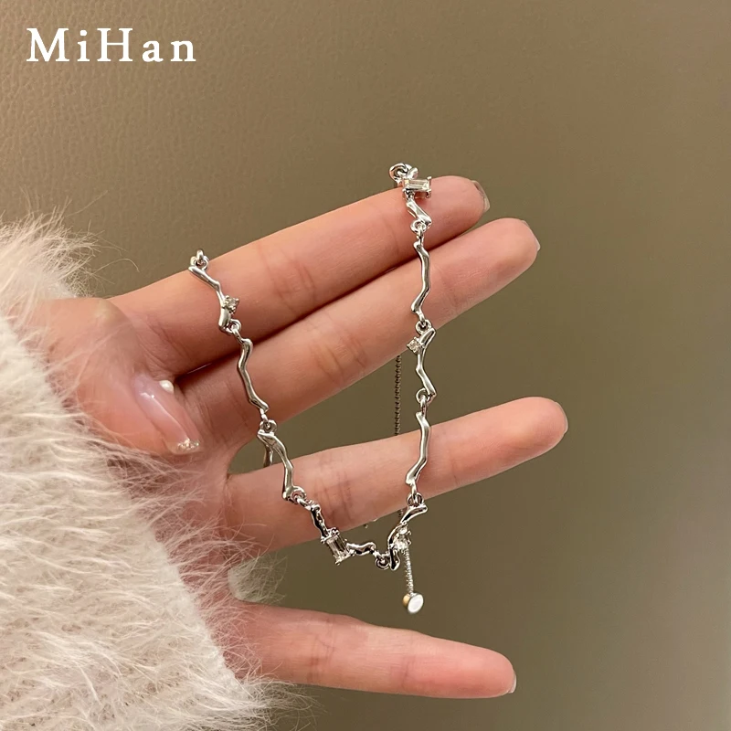Mihan Fashion Jewelry Irregular Choker Necklace 2022 New Trend High Quality Shiny Crystal Women Necklace For Girl Lady Gifts
Mihan Fashion Jewelry Irregular Choker Necklace 2022 New Trend High Quality Shiny Crystal Women Necklace For Girl Lady Gifts