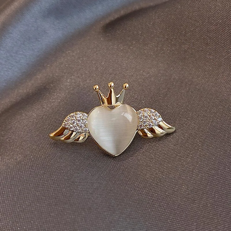 Korean Fashion Rhinestone Stone Brooches Pin Women Girls New Trend Trend Pins Jewels Lady Gift Clothing Party Office Accessories
Korean Fashion Rhinestone Stone Brooches Pin Women Girls New Trend Trend Pins Jewels Lady Gift Clothing Party Office Accessories