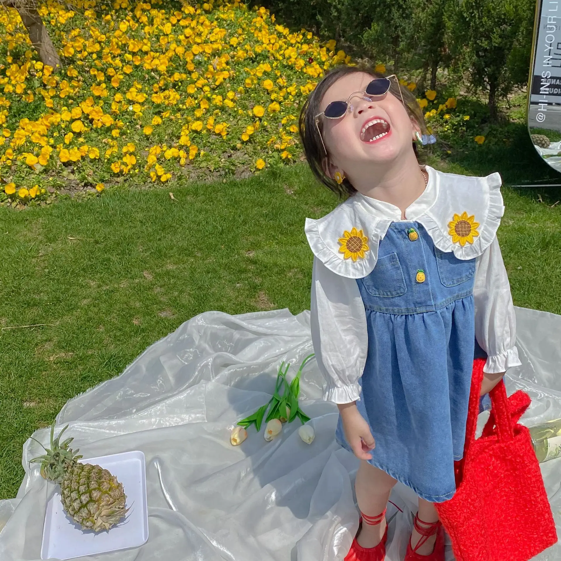 Children Clothes 2022 Spring Autumn Korea Girls Embroidered Sunflower Shirt Denim Skirt for Children Sweet Lovely Girls Sets
Children Clothes 2022 Spring Autumn Korea Girls Embroidered Sunflower Shirt Denim Skirt for Children Sweet Lovely Girls Sets