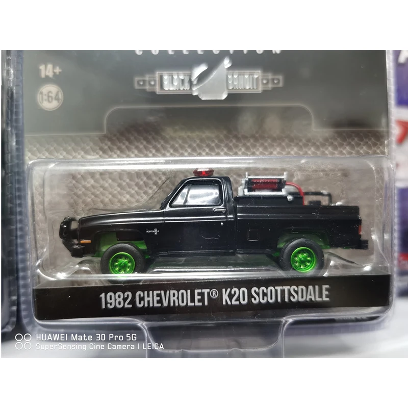 Green Light Diecast 1/64 Scale 1982 Chevrolet K20 Scottsdale - Fire Brigade 28090-C Green Machine Alloy Car Model Toys
Green Light Diecast 1/64 Scale 1982 Chevrolet K20 Scottsdale - Fire Brigade 28090-C Green Machine Alloy Car Model Toys
