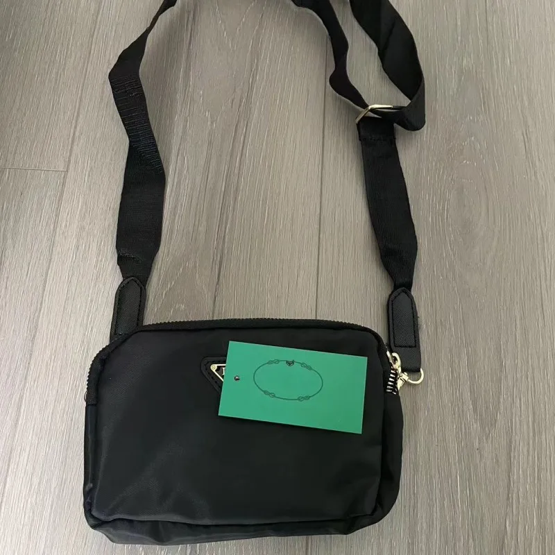 Women Crossbody Bag Causal Luxury Handbags Brand Female Nylon Shoulder Messenger Bag Designer with Mini Pocket Soft Casual Bag
Women Crossbody Bag Causal Luxury Handbags Brand Female Nylon Shoulder Messenger Bag Designer with Mini Pocket Soft Casual Bag