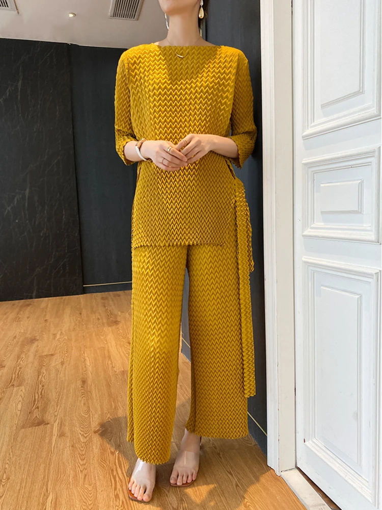 Miyake Pleated Sets Wave Fold Lacing Short Sleeve Tops With Belt Elastic Wide Leg Pants Designer Style 2022 Autumn Fashion
Miyake Pleated Sets Wave Fold Lacing Short Sleeve Tops With Belt Elastic Wide Leg Pants Designer Style 2022 Autumn Fashion
