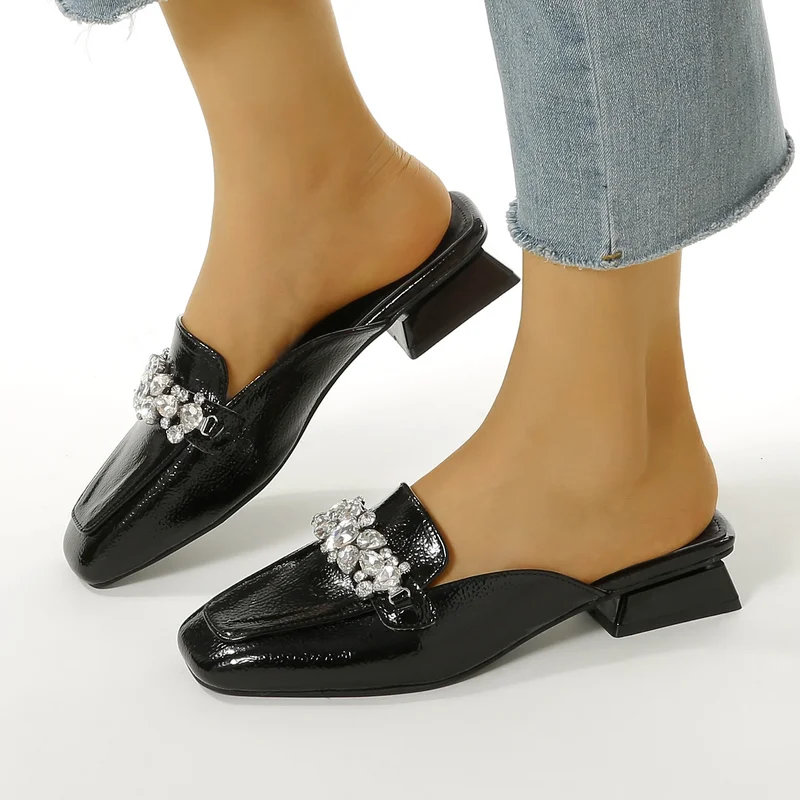 Diamond Chain Female Slippers 2022 New Square Toe Low-heeled Summer Ladies Slides Solid Fashion Crystal Women's Mules Shoes
Diamond Chain Female Slippers 2022 New Square Toe Low-heeled Summer Ladies Slides Solid Fashion Crystal Women's Mules Shoes