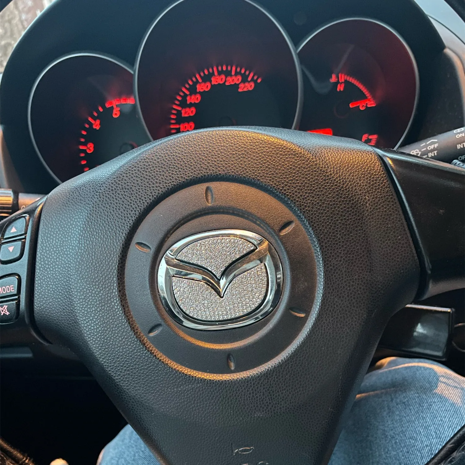 Car Steering Wheel Logo Diamond Decoration Cover Sticker For Mazda 2 3 5 6 Axela Atenza Allegro CX3 CX5 CX7 CX9 CX30 Accessories |