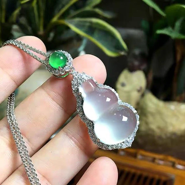 

Natural High Ice White Chalcedony Agate Gourd Pendant Necklace Sweater Chain S925 Sterling Silver Inlaid Healing Crystals