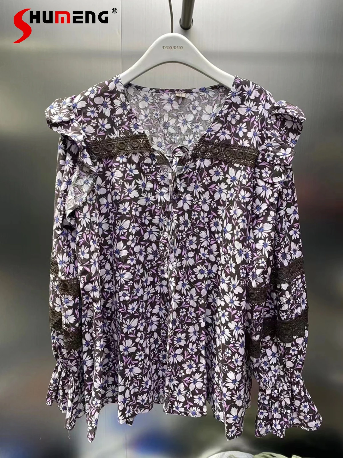 2022 Early Autumn New Korean Style Fashion Loose V-neck Patchwork Ruffled Shirt Women's Sweet Elegant Long Sleeve Flower Blouses
2022 Early Autumn New Korean Style Fashion Loose V-neck Patchwork Ruffled Shirt Women's Sweet Elegant Long Sleeve Flower Blouses