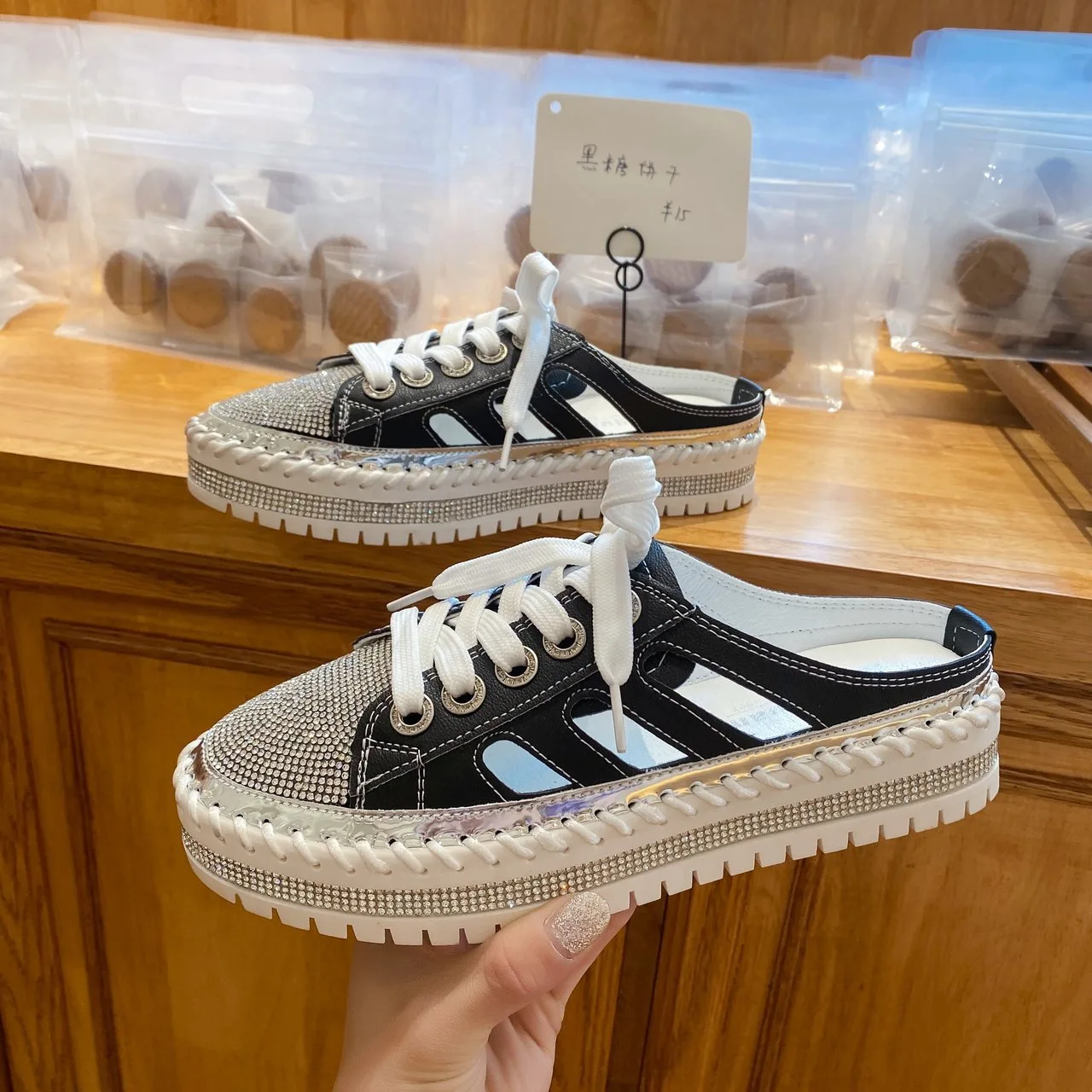 2023Women's Shoes Mesh Light Breathable Slip on Casual Shoes Solid Color Versatile Low Help Flat Shoes Zapatos De Mujer Sneakers
2023Women's Shoes Mesh Light Breathable Slip on Casual Shoes Solid Color Versatile Low Help Flat Shoes Zapatos De Mujer Sneakers