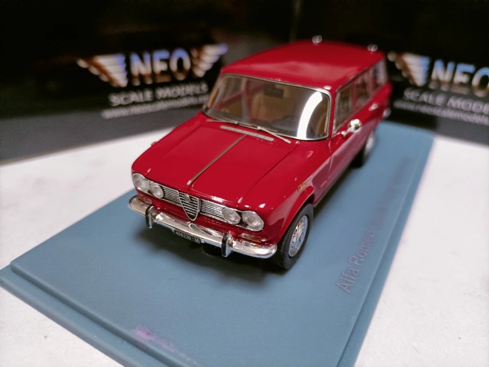Нео 1:43 Alfa Romeo Giulia супер винтажная модель автомобиля Ограниченная серия резиновый Металл статическая модель автомобиля игрушка подарок 
Нео 1:43 Alfa Romeo Giulia супер винтажная модель автомобиля Ограниченная серия резиновый Металл статическая модель автомобиля игрушка подарок