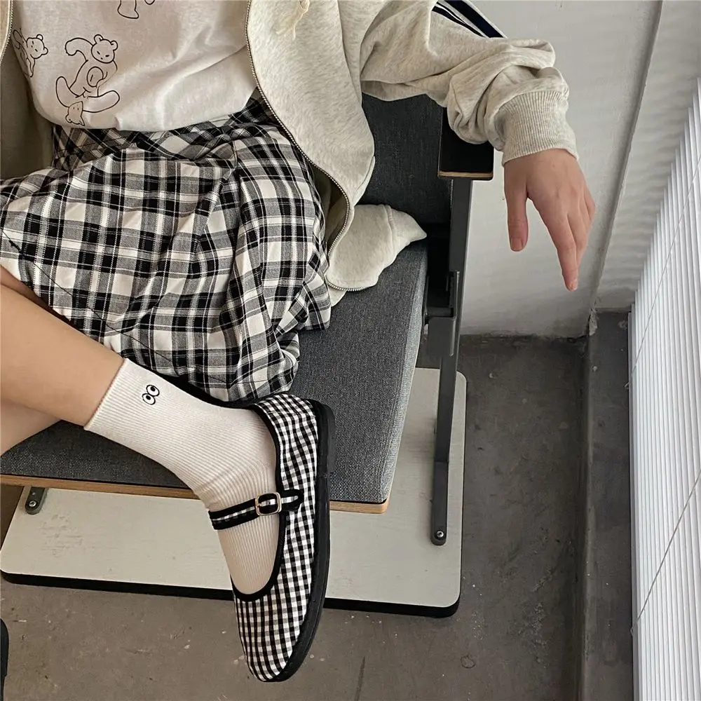 Soft Breathable Korean Style Fashion Design Solid Color Short Stocking Eye Pattern Sock Mid-tube Socks Comfortable Floor Hosiery
Soft Breathable Korean Style Fashion Design Solid Color Short Stocking Eye Pattern Sock Mid-tube Socks Comfortable Floor Hosiery