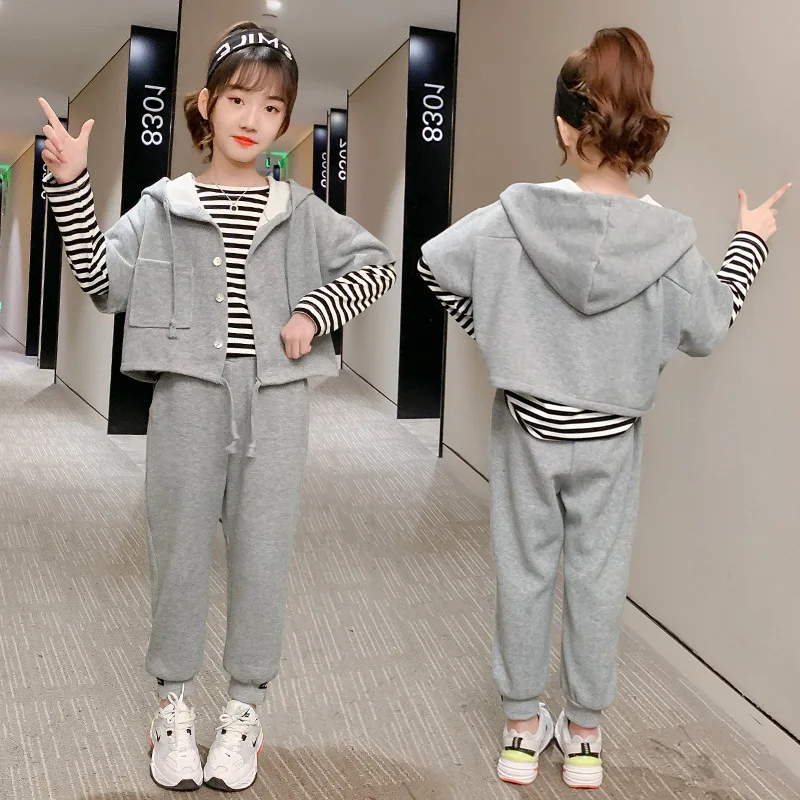 2022 New Kids Clothes Suit Girls Spring Clothing Fashion Casual Big Children's Striped Shirt+ Hoodies+ Pants 3 Piece Set 
2022 New Kids Clothes Suit Girls Spring Clothing Fashion Casual Big Children's Striped Shirt+ Hoodies+ Pants 3 Piece Set