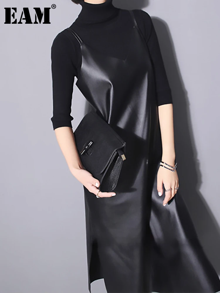 

[EAM] Women Black Pu Leather Long Hem Slit Dress New V-Neck Sleeveless Loose Fit Fashion Tide Spring Autumn 2022 JO28701