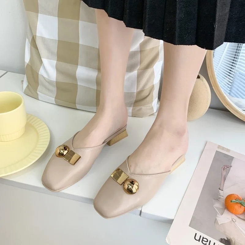 2021 New Korean Style Summer Women Sandals Elevated Metal Button Fashion Woman Shoes Solid Color Sandals for Summer Ladies
2021 New Korean Style Summer Women Sandals Elevated Metal Button Fashion Woman Shoes Solid Color Sandals for Summer Ladies