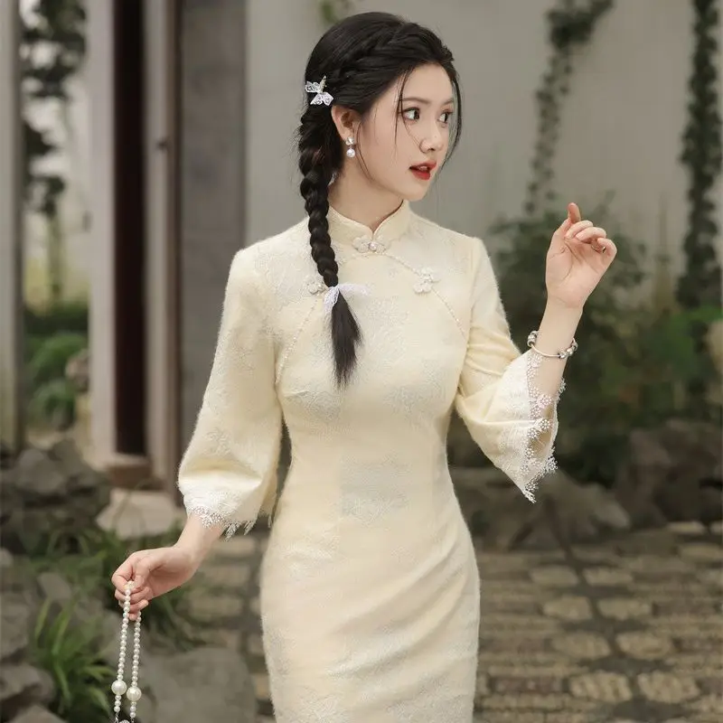 

2023 New Chinese Style Autumn Composite Lace Flare Sleeves Mid length Qipao Advanced Art Retro Dress Women's Improved Qipao