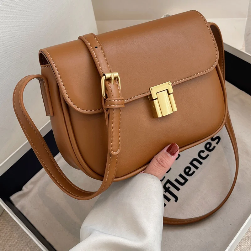 This year's popular small bags autumn and winter women's 2021 new fashion messenger bag high-grade texture niche single shoulder
This year's popular small bags autumn and winter women's 2021 new fashion messenger bag high-grade texture niche single shoulder