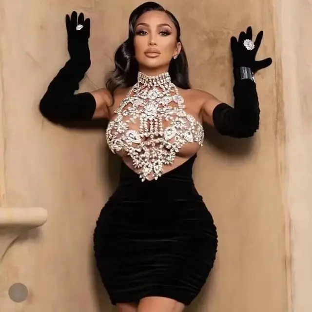 Black Color Sparkly Rhinestones Sexy Bodycon Mini Dress Women Birthday Celebrate Evening Dress Singer Stage Wear Gloves Included
Black Color Sparkly Rhinestones Sexy Bodycon Mini Dress Women Birthday Celebrate Evening Dress Singer Stage Wear Gloves Included
