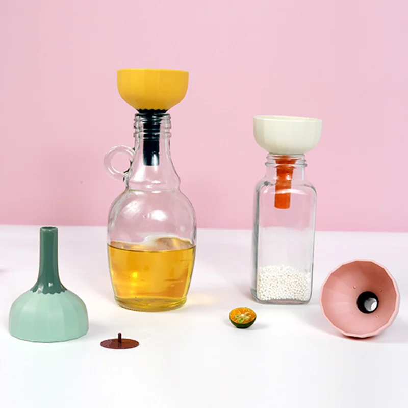 Mini Funnel Home Liquid Dispensing Kitchen Tools Cooking Assistant Oil Spill Filter Large Diameter Pour Wine Separation
Mini Funnel Home Liquid Dispensing Kitchen Tools Cooking Assistant Oil Spill Filter Large Diameter Pour Wine Separation