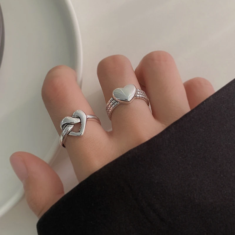 U-Magical Exquisite Love Heart Shape Metallic Ring for Women Hollow Luxury Open Adjustable Index Finger Ring Party Jewelry
U-Magical Exquisite Love Heart Shape Metallic Ring for Women Hollow Luxury Open Adjustable Index Finger Ring Party Jewelry