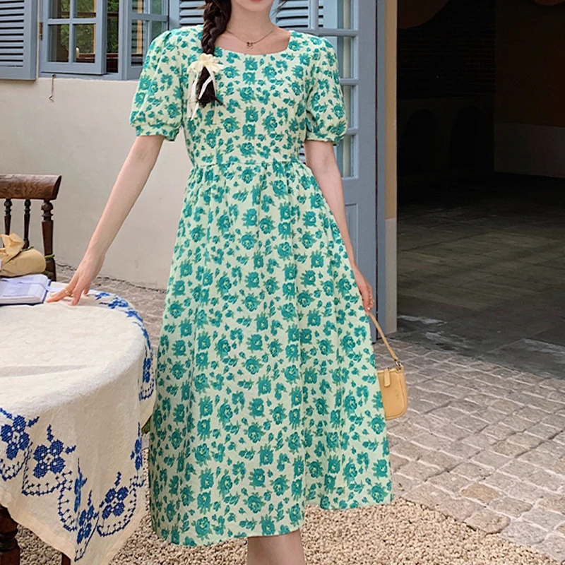 Retro French Hollow Backless Pearl Chain Floral V-Neck Summer Beautiful Feminine Short Sleeve Fashion High Waist A-Line Dress
Retro French Hollow Backless Pearl Chain Floral V-Neck Summer Beautiful Feminine Short Sleeve Fashion High Waist A-Line Dress