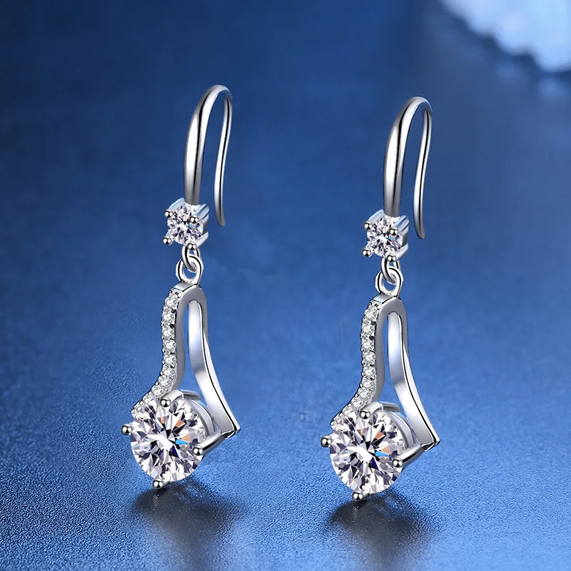 New S925 Silver Plated Pt950 Platinum Earrings 1 Carat D Color Moissanite Water Drops Long Women Jewelry
New S925 Silver Plated Pt950 Platinum Earrings 1 Carat D Color Moissanite Water Drops Long Women Jewelry