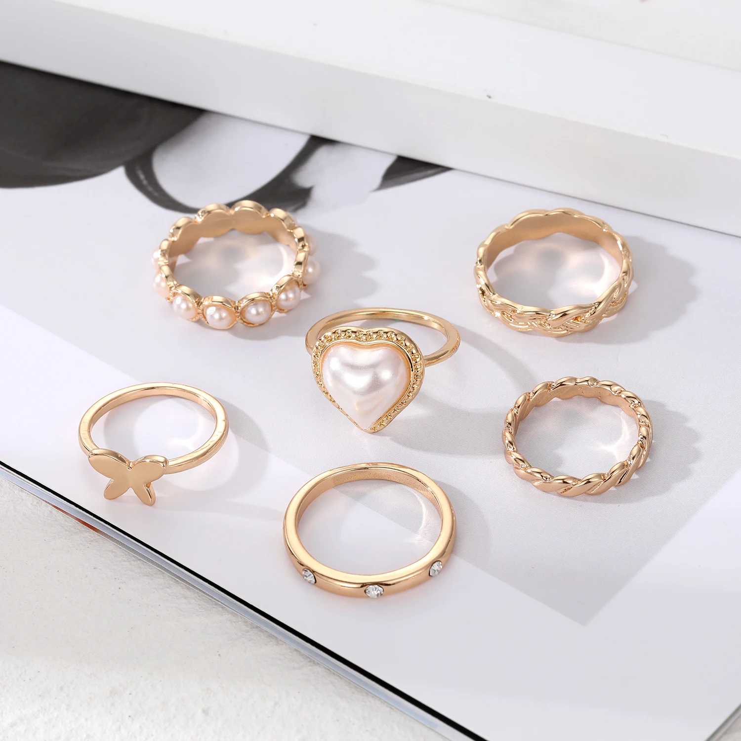 FAMSHIN Trendy Geometric Joint Ring Set for Women Vintage Metal Chain Heart Butterfly Pearl Crystal Finger Ring Jewelry Gift
FAMSHIN Trendy Geometric Joint Ring Set for Women Vintage Metal Chain Heart Butterfly Pearl Crystal Finger Ring Jewelry Gift
